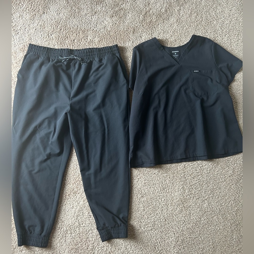 Black Jaanuu scrub set